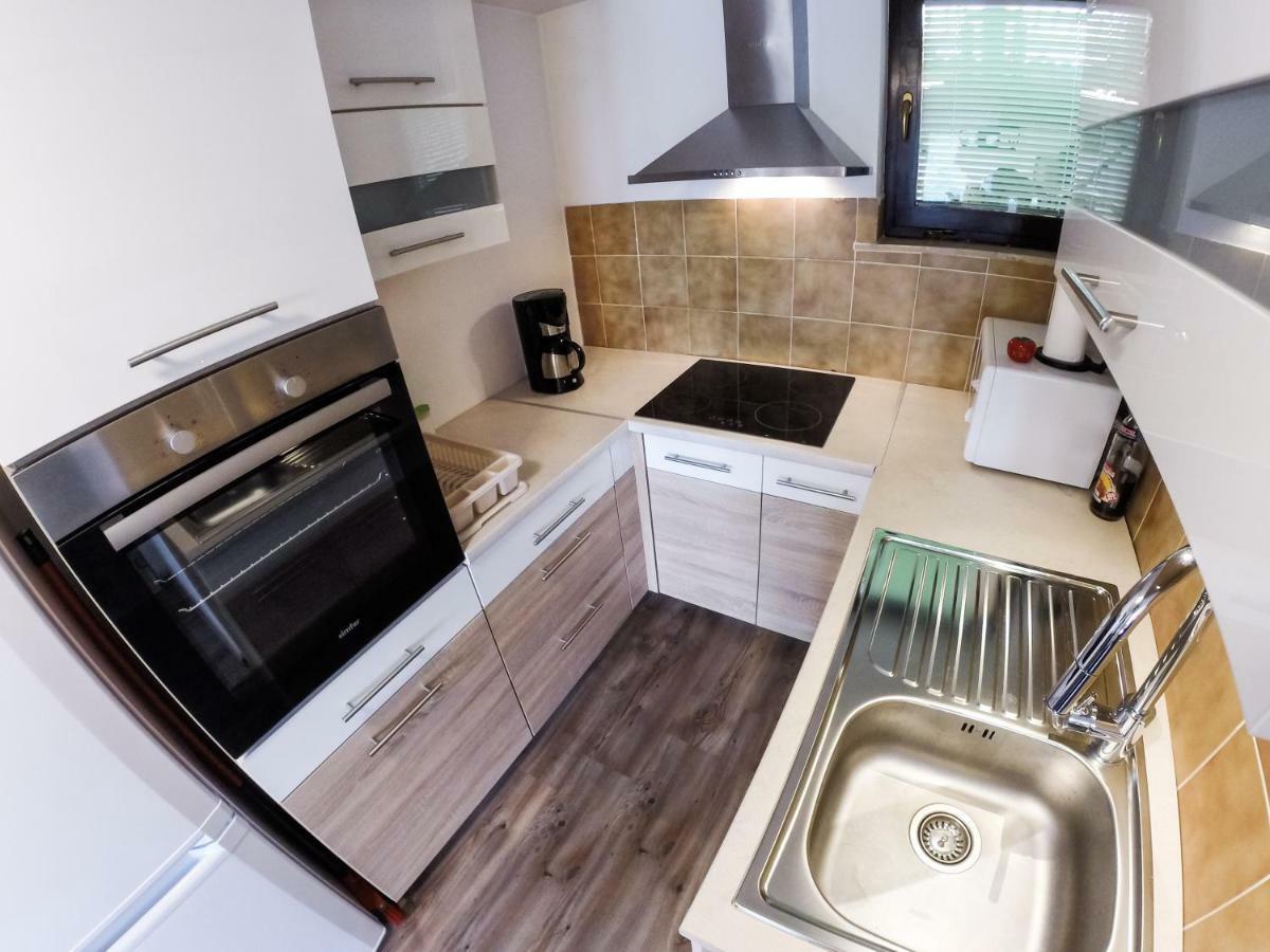 Hisa Pri Jezeru Apartamento Dobrovnik Exterior foto